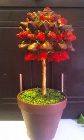 Precioso arreglo de fresas con chocolate. Desde $100. PIDE EL TUYO AHORA Y RECIBE UN PAR DE CHESSECAKE INDIVIDUALES DE REGALO.